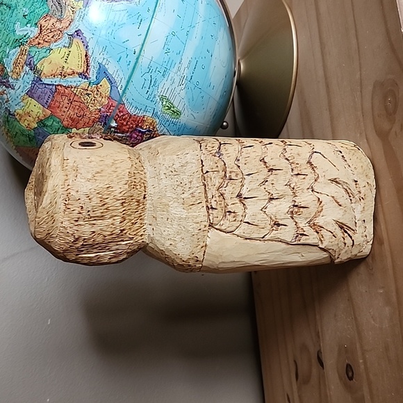 Primitive hand carved wooden owl figurine - Picture 4 of 16